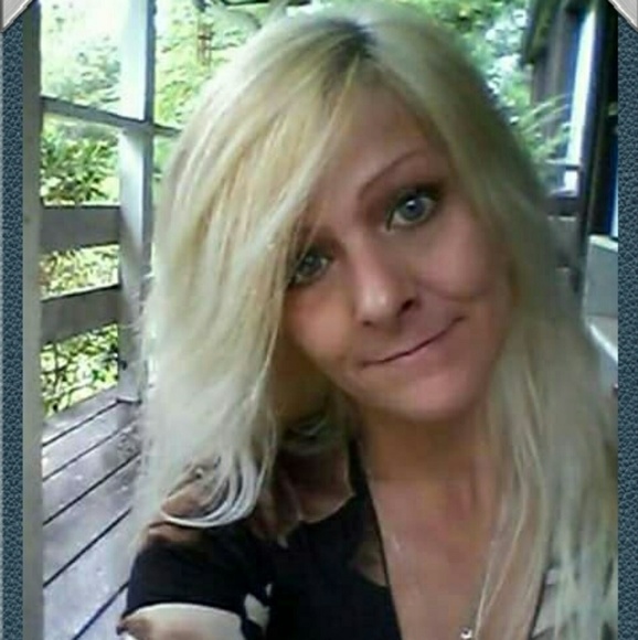 Meet your Posher, Sherry - Picture 3 of 3